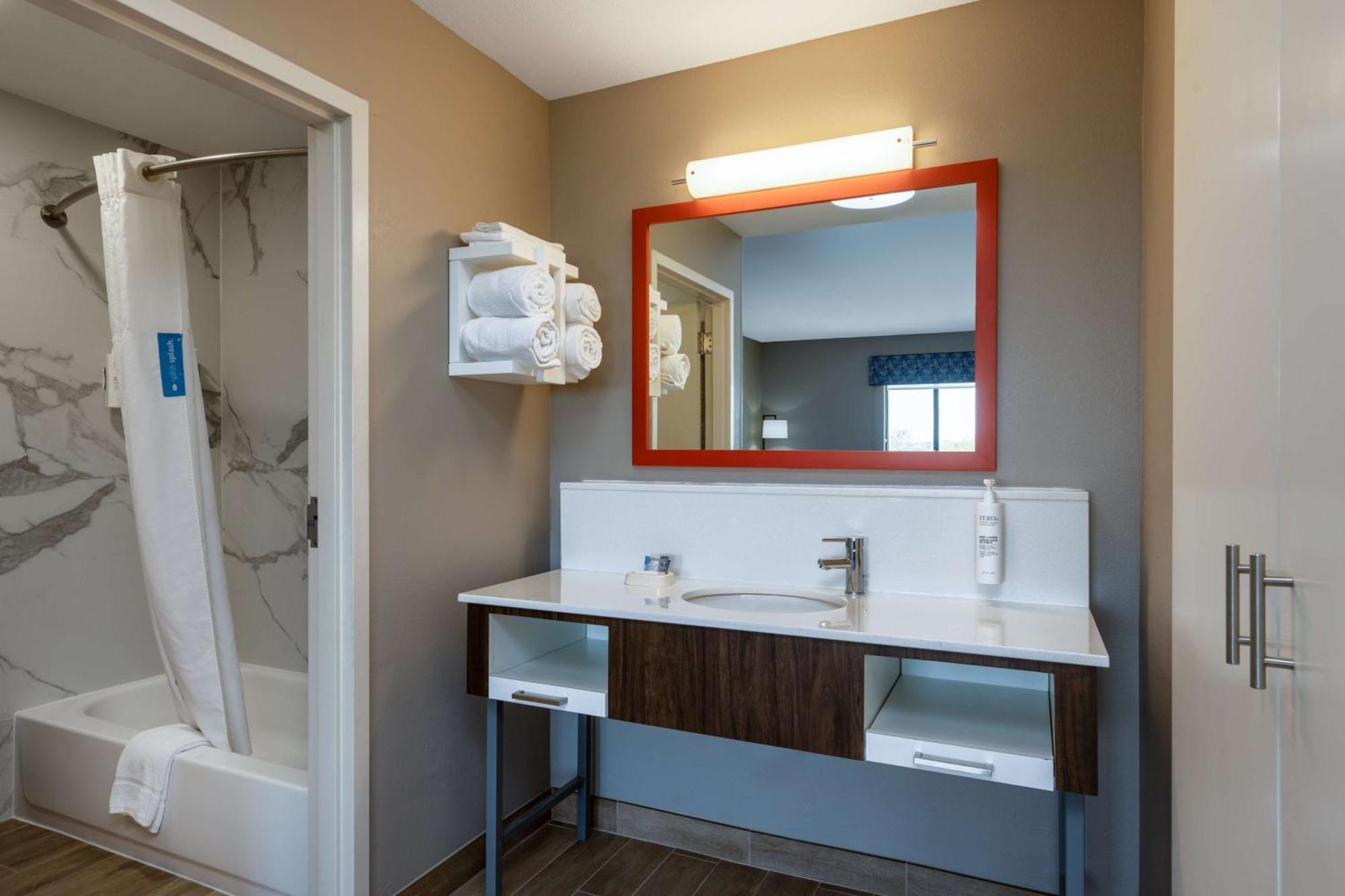 Hotel Hampton &