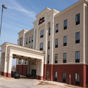 Hampton & Hotel